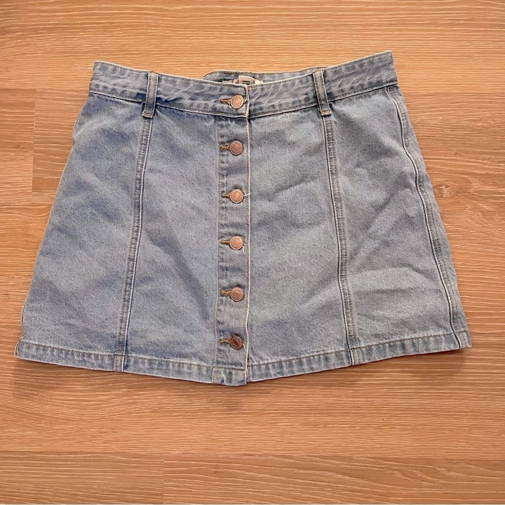 Light wash forever 21 button up Jean skirt 29